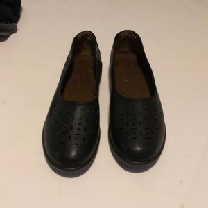 Women’s slip on shoe